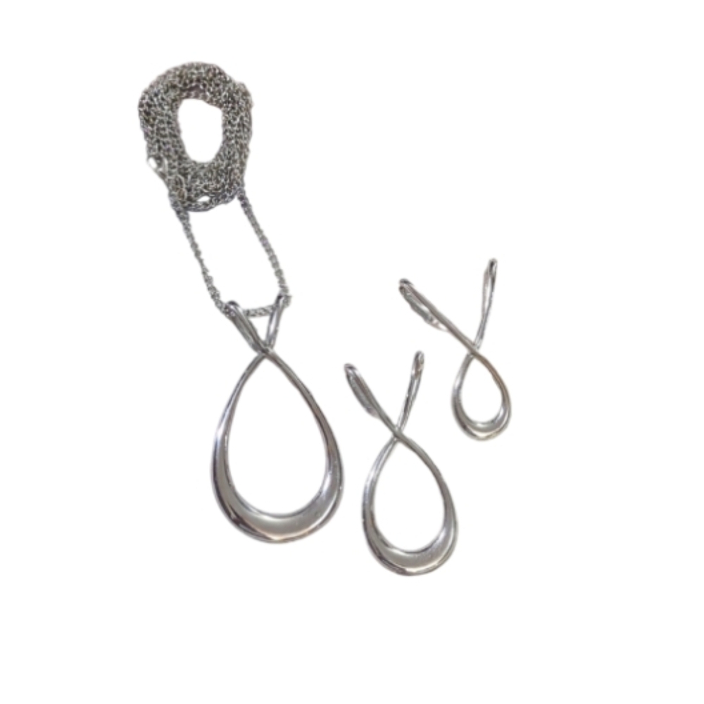 Elegant Silver Jewelry Set